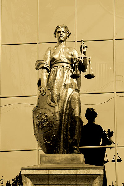 Skulptura_pravosud.jpg