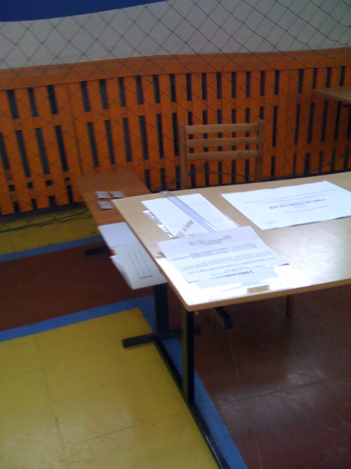 Vybory-stol.jpg
